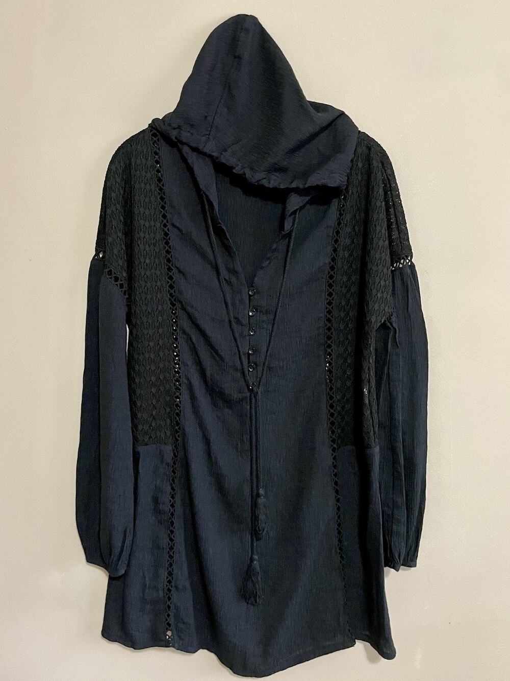 Monoreno Black Hooded Boho Goth Whimsigoth Open-Knit Lace Tunic Size M
